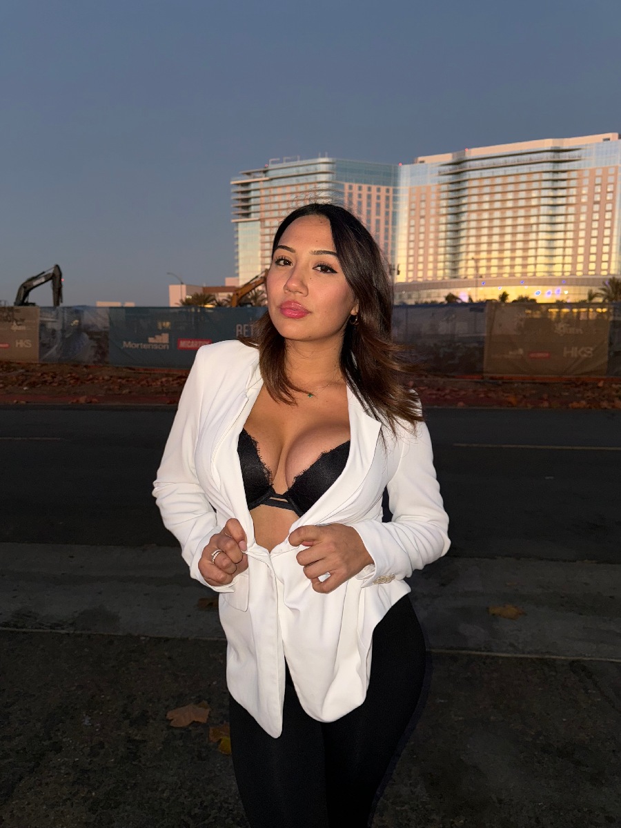 Take a pause and enjoy Ali Cruz — streaming from Jining