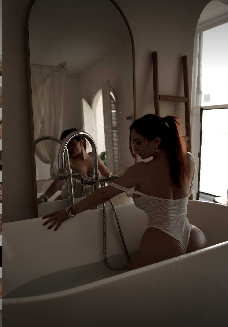 A playful frame from Miranda Faith nude — online in Jining